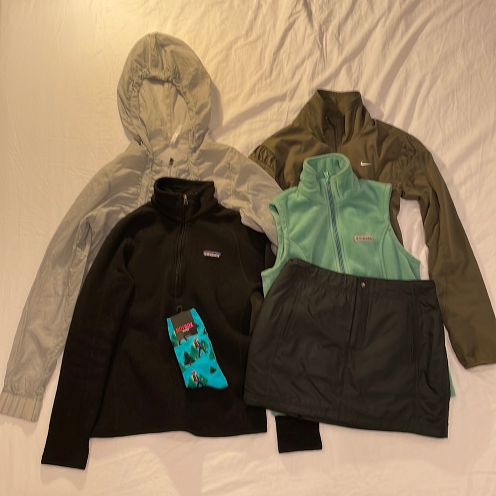 Lot 6 Sportswear Patagonia Nike Columbia Fabletics Jacket Vest Top Skirt Socks